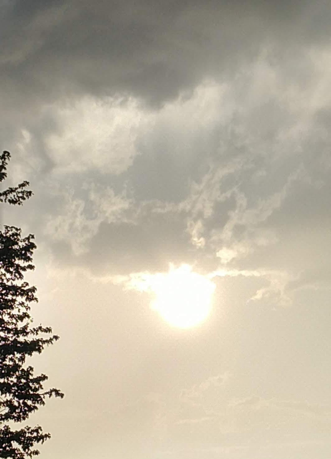 Sky at Same Time from Different Angles. Pretty Amazing!